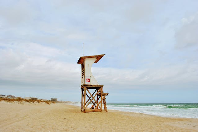 Carolina Beach nc oceanfront hotels and life guard tower