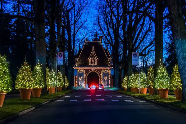 best places to spend christmas in north carolina